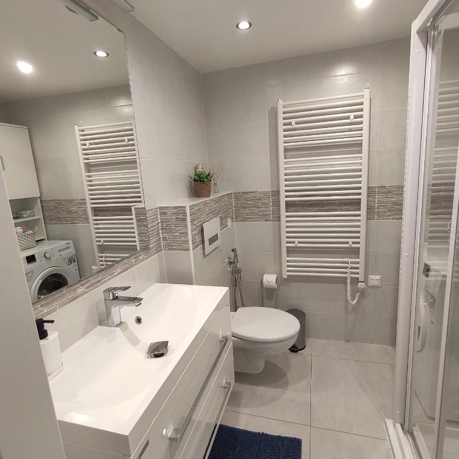 Apartman U Klavdie بانْشكا بيشتريتْسا المظهر الخارجي الصورة